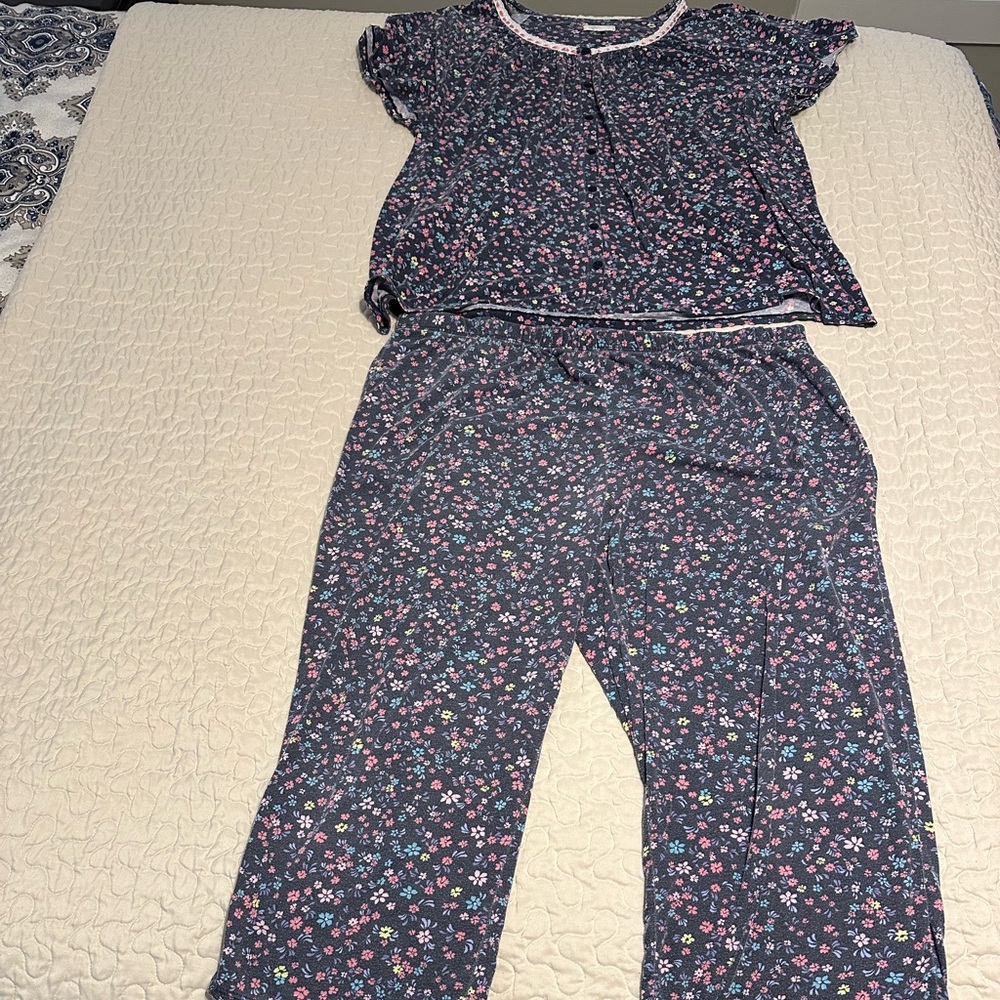 Secret treasures charge pajama set.  Capri length